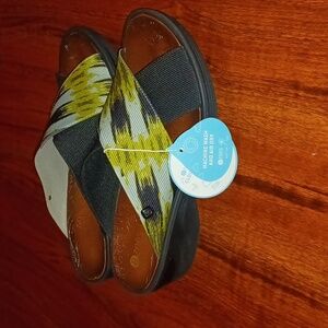 Bzees Womens Sandals Sz. 9M